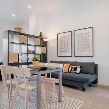 Panther Aladro Iv Apartman